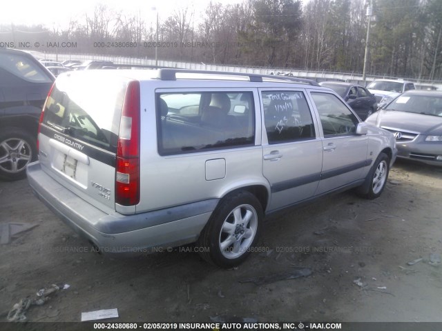 YV1LZ56D5Y2719362 - 2000 VOLVO V70 XC/SE SILVER photo 4