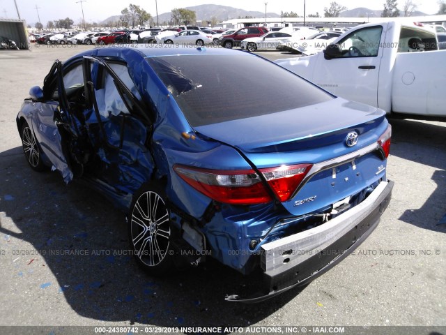4T1BF1FK3GU570062 - 2016 TOYOTA CAMRY LE/XLE/SE/XSE 蓝色 照片 3