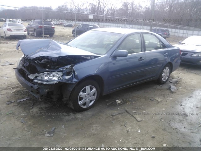4T1BE32K92U575828 - 2002 TOYOTA CAMRY LE/XLE/SE BLUE photo 2