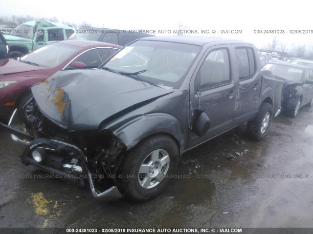 1N6AD07U58C403772 - 2008 NISSAN FRONTIER CREW CAB LE/SE/OFF ROAD GRAY photo 2