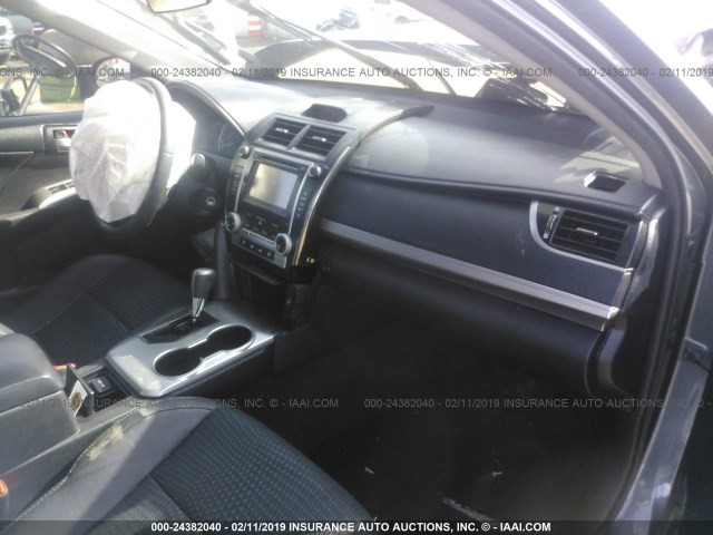 4T1BF1FK4DU239650 - 2013 TOYOTA CAMRY L/SE/LE/XLE Boz foto 5