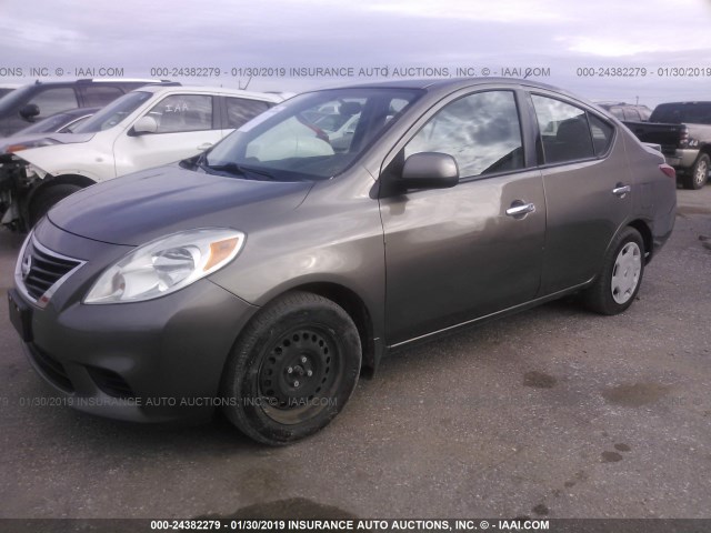 3N1CN7AP2DL876907 - 2013 NISSAN VERSA S/S PLUS/SV/SL TAN photo 2