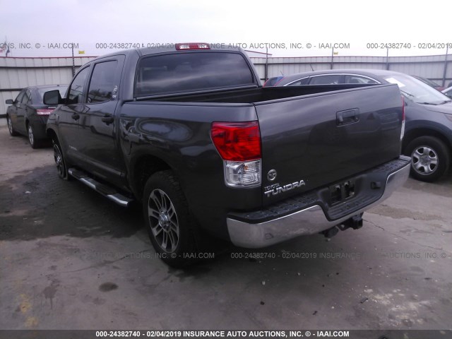 5TFEY5F13CX130992 - 2012 TOYOTA TUNDRA CREWMAX SR5 GRAY photo 3