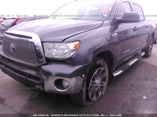 5TFEY5F13CX130992 - 2012 TOYOTA TUNDRA CREWMAX SR5 GRAY photo 6