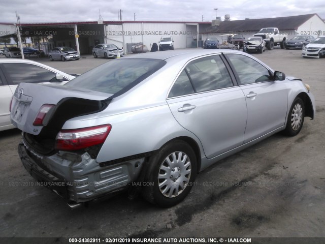 4T1BK46KX7U526637 - 2007 TOYOTA CAMRY NEW GENERAT LE/XLE/SE SILVER photo 4