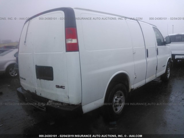 1GTGG25V351200835 - 2005 GMC SAVANA G2500 WHITE photo 4