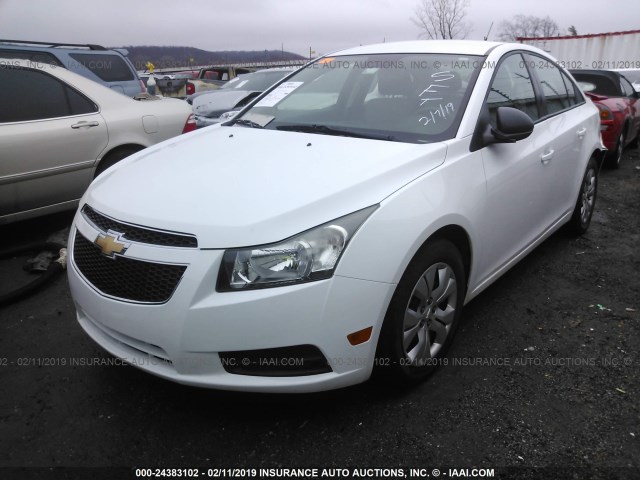 1G1PA5SH1D7267486 - 2013 CHEVROLET CRUZE LS WHITE photo 2