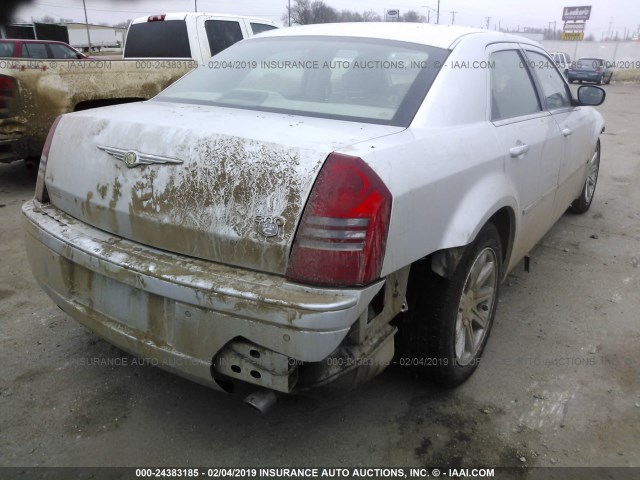 2C3AA63H15H521113 - 2005 CHRYSLER 300C SILVER photo 4