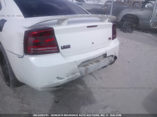 2B3LA53H38H207497 - 2008 DODGE CHARGER R/T WHITE photo 6