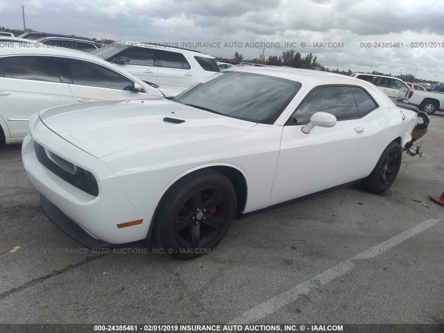 2C3CDYAG1DH511198 - 2013 DODGE CHALLENGER SXT WHITE photo 2