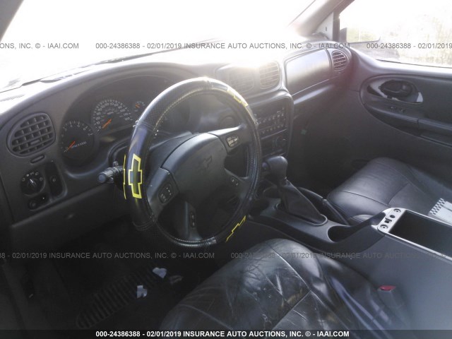 1GNDS13S332254851 - 2003 CHEVROLET TRAILBLAZER  WHITE photo 5