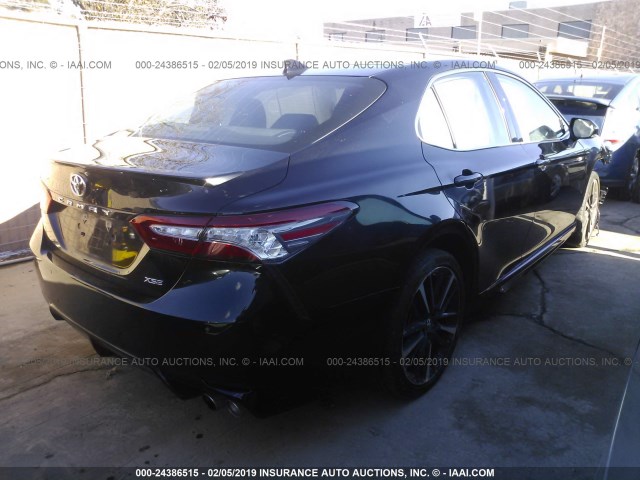 4T1BZ1HKXJU004282 - 2018 TOYOTA CAMRY XSE/XLE BLACK photo 4