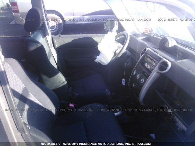 JTLKT324X64075618 - 2006 TOYOTA SCION XB SILVER photo 5