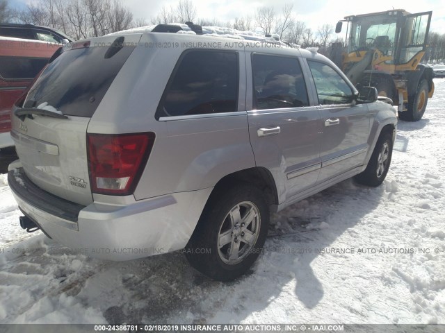 1J8HR68206C120866 - 2006 JEEP GRAND CHEROKEE OVERLAND SILVER photo 4