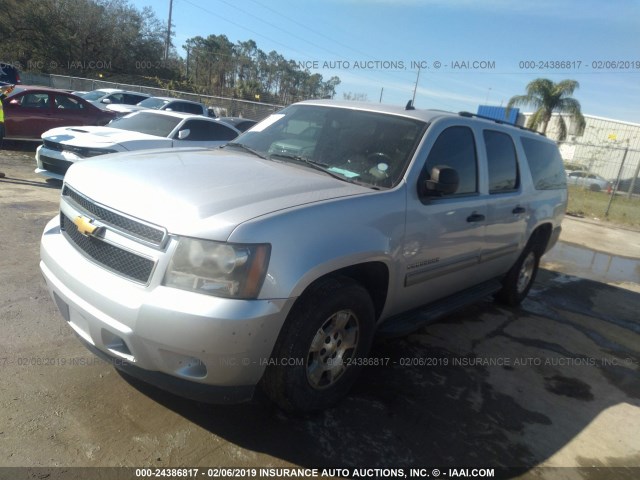 1GNUCHE03AR216848 - 2010 CHEVROLET SUBURBAN C1500  LS SILVER photo 2