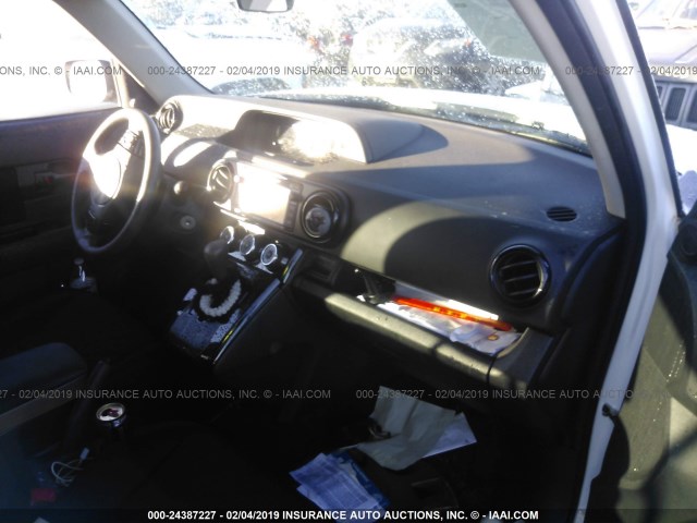 JTLZE4FEXEJ063048 - 2014 TOYOTA SCION XB 白色 照片 5