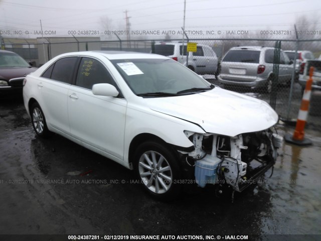 4T4BF3EK2BR137344 - 2011 TOYOTA CAMRY SE/LE/XLE 白色 照片 1