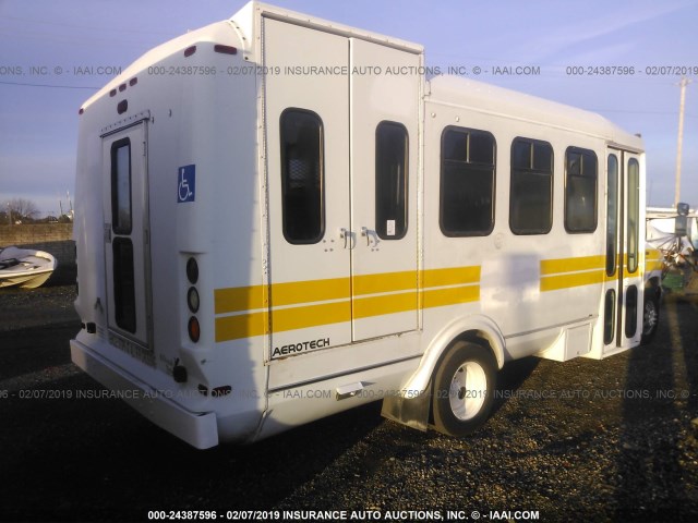 1FDLE40S3VHB10570 - 1997 FORD CUTAWAY BUS  WHITE photo 4