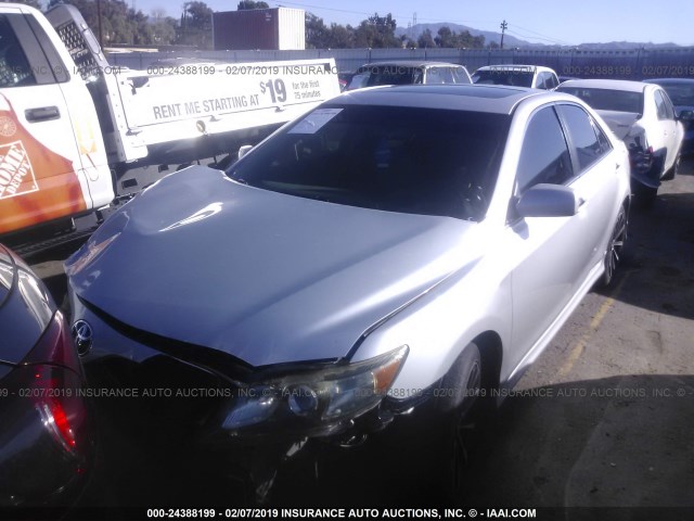 4T1BK3EK3AU098901 - 2010 TOYOTA CAMRY SE/LE/XLE SILVER photo 2