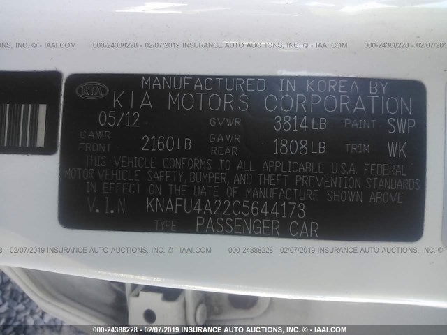 KNAFU4A22C5644173 - 2012 KIA FORTE EX WHITE photo 9