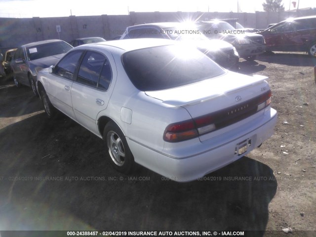 JNKCA21D2VT515982 - 1997 INFINITI I30 WHITE photo 3