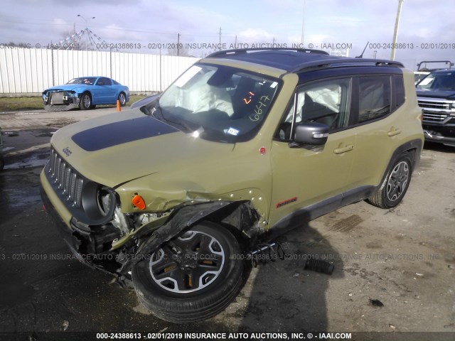 ZACCJBCT2FPC36647 - 2015 JEEP RENEGADE TRAILHAWK GREEN photo 2