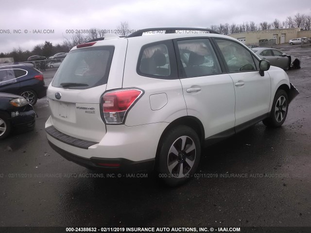 JF2SJABC9HH532753 - 2017 SUBARU FORESTER 2.5I WHITE photo 4