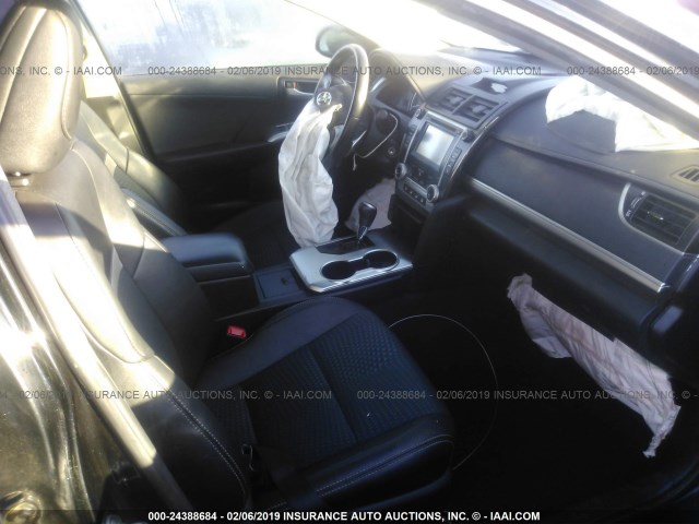 4T1BF1FK1EU469700 - 2014 TOYOTA CAMRY L/SE/LE/XLE 黑色 照片 5