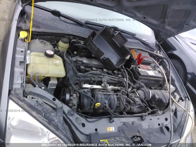 1FAFP34NX5W116040 - 2005 FORD FOCUS ZX4 GRAY photo 10