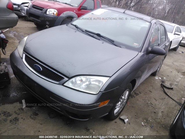 1FAFP34NX5W116040 - 2005 FORD FOCUS ZX4 GRAY photo 2