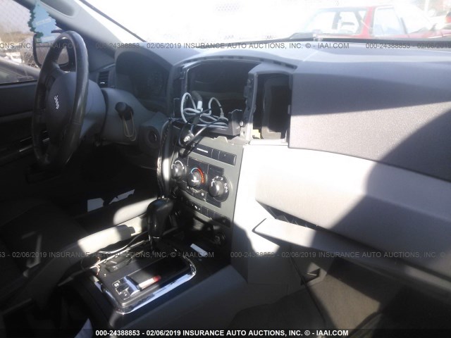 1J4HR48N35C631762 - 2005 JEEP GRAND CHEROKEE LAREDO/COLUMBIA/FREEDOM 白色 照片 5