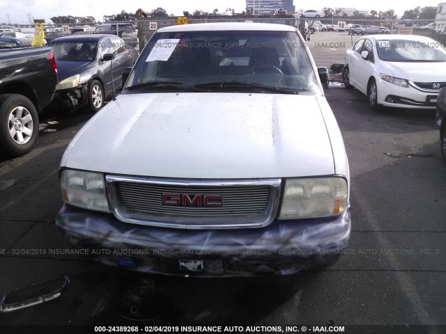 1GTCS14W528229662 - 2002 GMC SONOMA WHITE photo 6