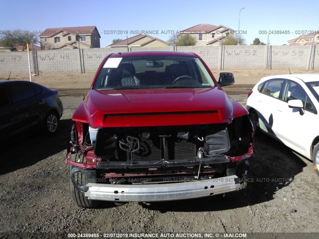 5TFAW5F19HX611227 - 2017 TOYOTA TUNDRA CREWMAX 1794/PLATINUM 红色 照片 6