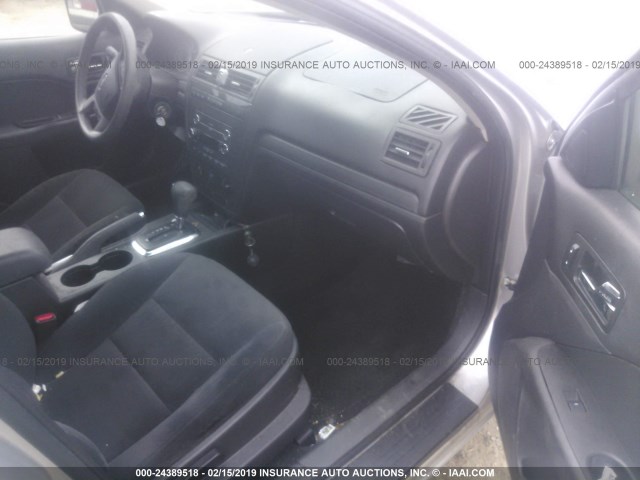 3FAHP07Z29R146776 - 2009 FORD FUSION SE SILVER photo 5