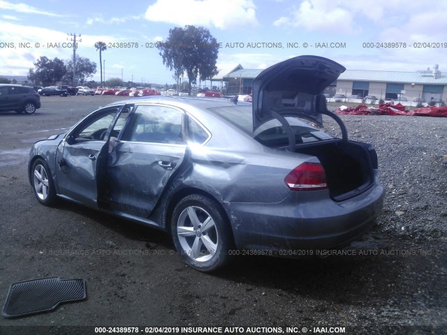 1VWBP7A33DC140292 - 2013 VOLKSWAGEN PASSAT SE GRAY photo 3