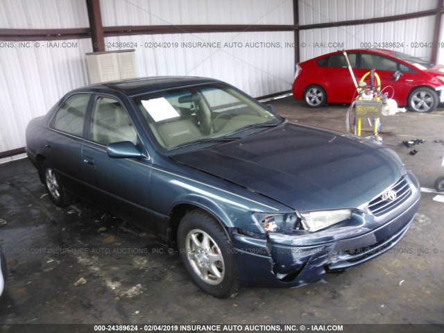 JT2BG22K3V0011363 - 1997 TOYOTA CAMRY LE/XLE Жасыл фото 1
