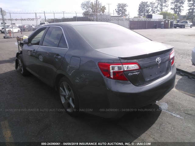 4T1BF1FK4EU871145 - 2014 TOYOTA CAMRY L/SE/LE/XLE GRAY photo 3
