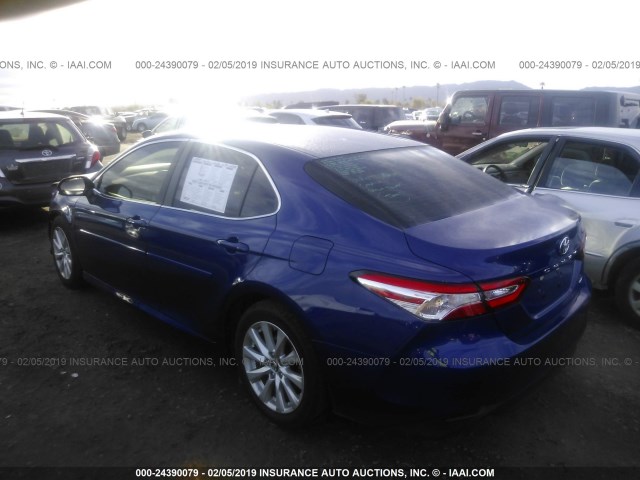 JTNB11HKXJ3070165 - 2018 TOYOTA CAMRY L/LE/XLE/SE/XSE BLUE photo 3