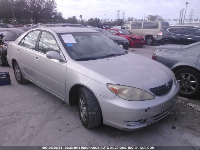 4T1BF32K24U573919 - 2004 TOYOTA CAMRY LE/XLE/SE SILVER photo 1