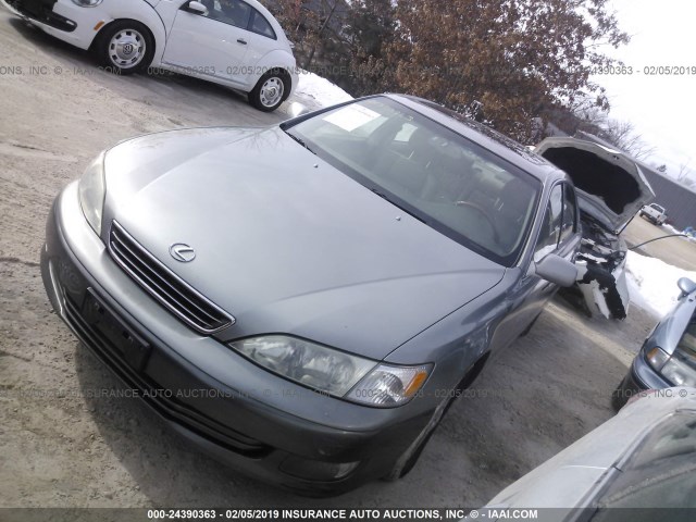 JT8BF28G315110922 - 2001 LEXUS ES 300 SILVER photo 2