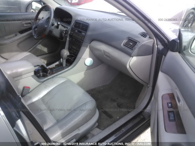 JT8BF28G315110922 - 2001 LEXUS ES 300 SILVER photo 5