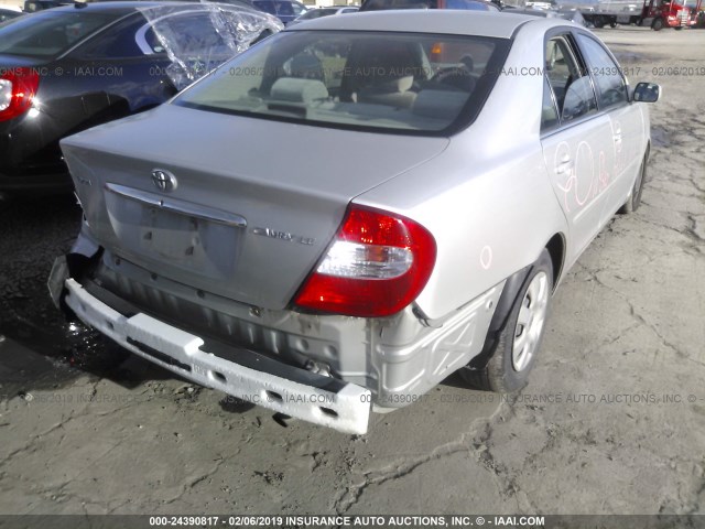 4T1BE32K24U899173 - 2004 TOYOTA CAMRY LE/XLE/SE SILVER photo 4