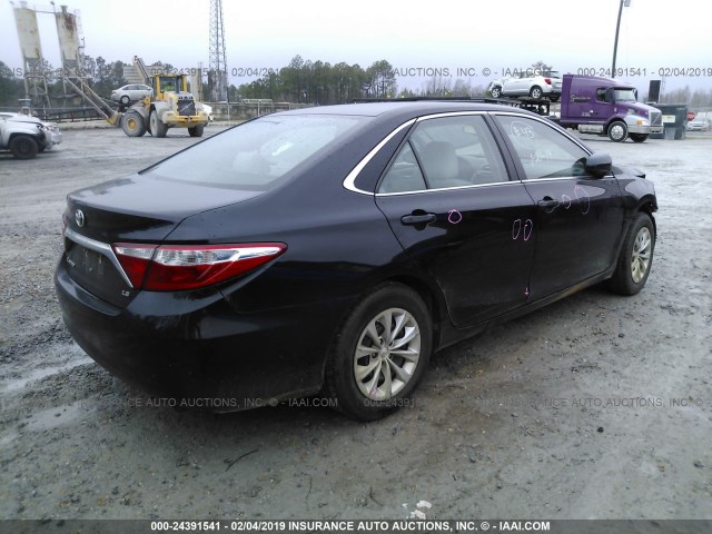 4T1BF1FK6GU518540 - 2016 TOYOTA CAMRY LE/XLE/SE/XSE BLACK photo 4