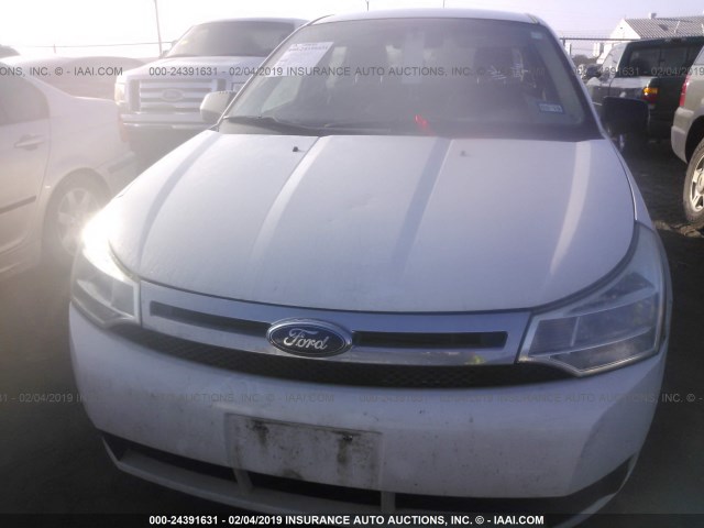 1FAHP35N48W157923 - 2008 FORD FOCUS SE/SEL/SES WHITE photo 6