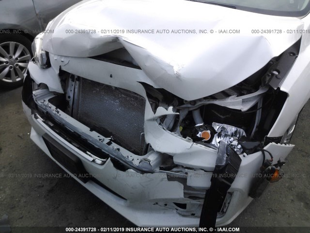 4S3GKAA63J3600416 - 2018 SUBARU IMPREZA WHITE photo 6