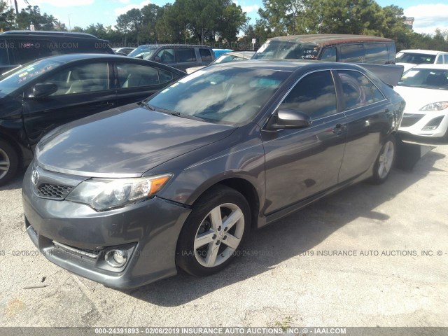4T1BF1FK5EU466380 - 2014 TOYOTA CAMRY L/SE/LE/XLE 灰色 照片 2