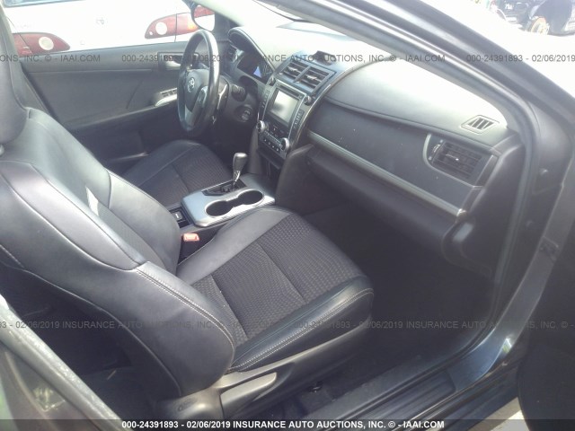 4T1BF1FK5EU466380 - 2014 TOYOTA CAMRY L/SE/LE/XLE 灰色 照片 5