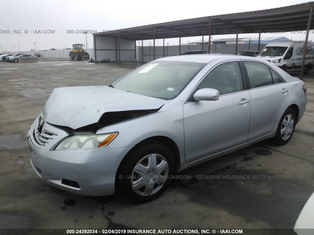 4T1BE46KX7U659518 - 2007 TOYOTA CAMRY NEW GENERAT CE/LE/XLE/SE SILVER photo 2