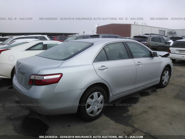 4T1BE46KX7U659518 - 2007 TOYOTA CAMRY NEW GENERAT CE/LE/XLE/SE SILVER photo 4