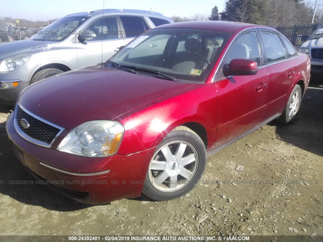 1FAFP23115G189378 - 2005 FORD FIVE HUNDRED SE RED photo 2